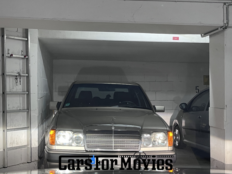 CarsForMovies | Mercedes Benz W124 230E 1991 Deutschland Gold Braun Zivilfahrzeug Limousine Hessen 7577 